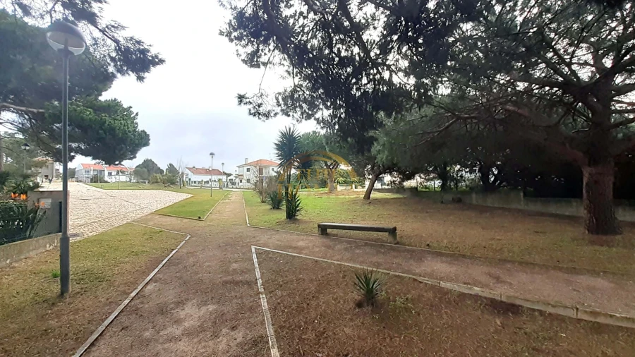 Moradia T3 para Venda em Sesimbra (Castelo) Foto 33