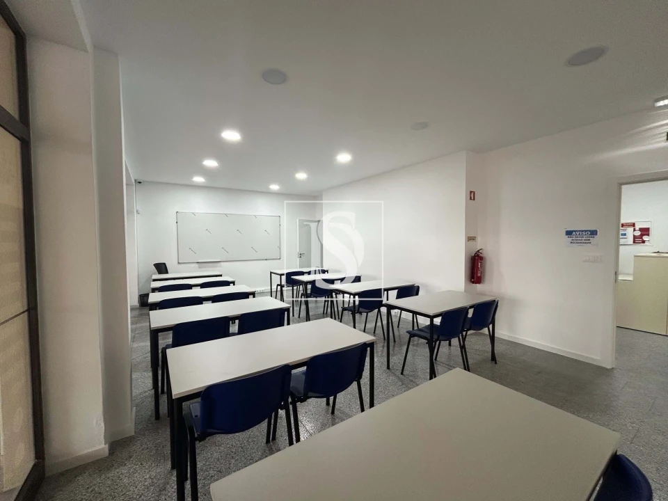 Negócio para Venda em Sé Nova, Santa Cruz, Almedina e São Bartolomeu Foto 4