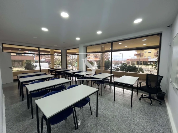 Negócio para Venda em Sé Nova, Santa Cruz, Almedina e São Bartolomeu