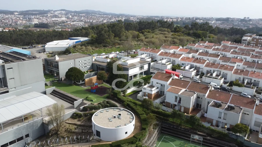 Apartamento T4 para Venda em Nogueira e Silva Escura Foto 12