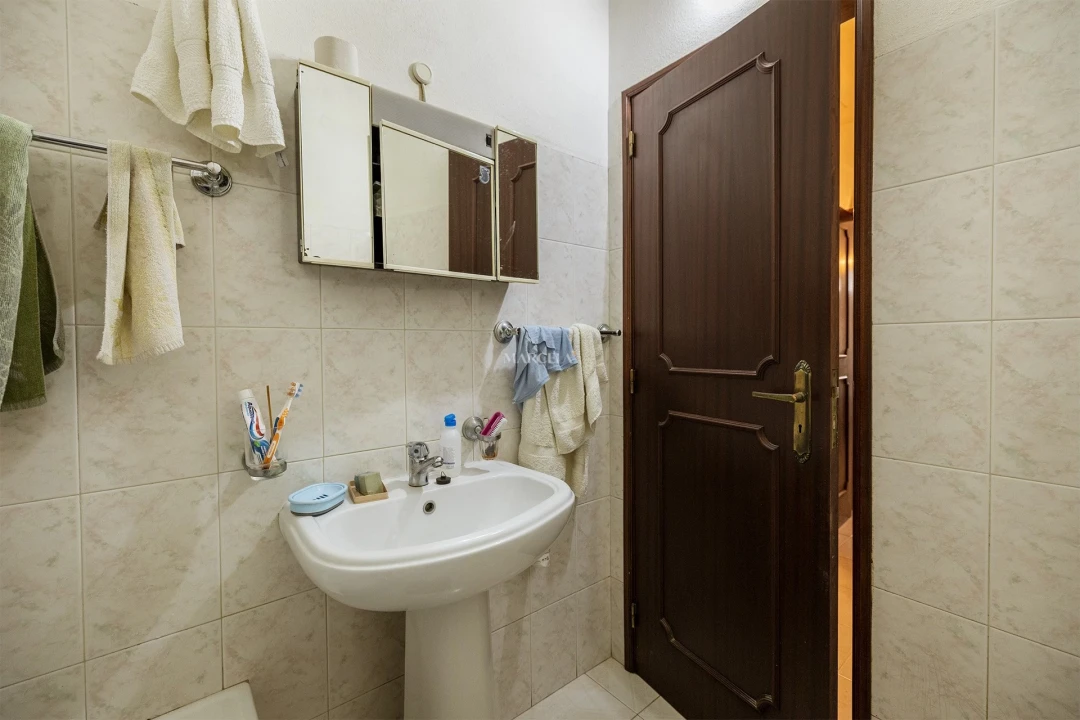 Moradia T4 para Venda em Luz Foto 9