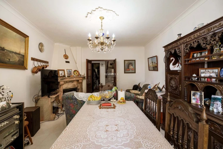 Moradia T4 para Venda em Luz Foto 4