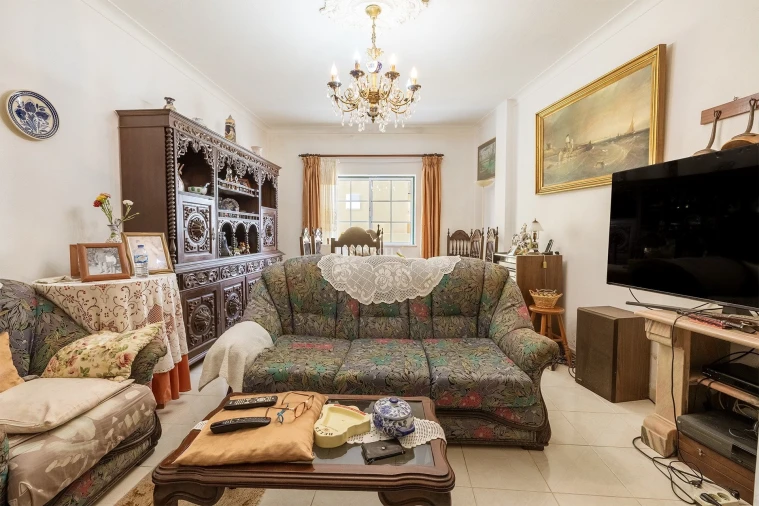 Moradia T4 para Venda em Luz Foto 3