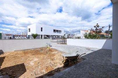 Moradia T4 para Venda em Lagos (São Sebastião e Santa Maria)