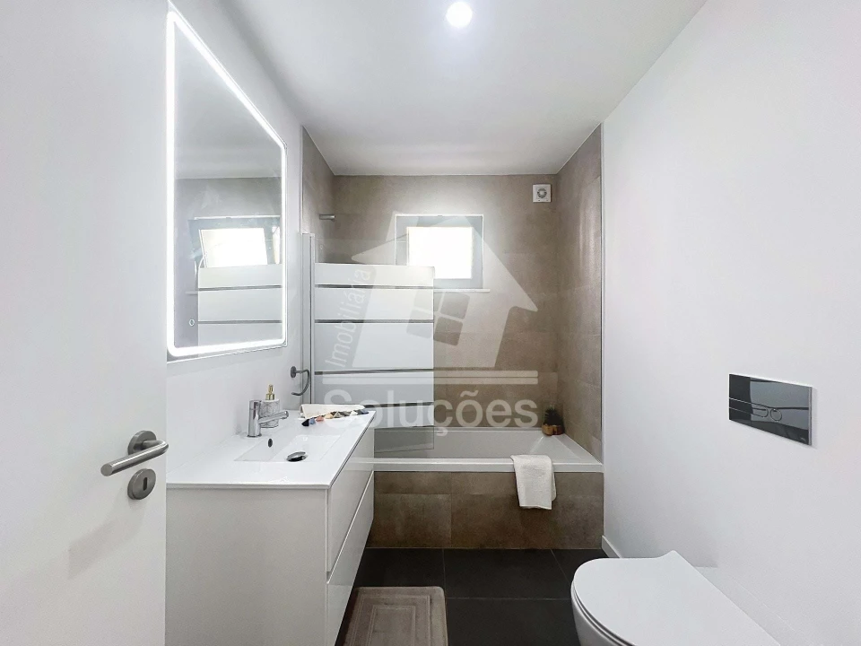 Apartamento T1 para Venda em Alvor Foto 6