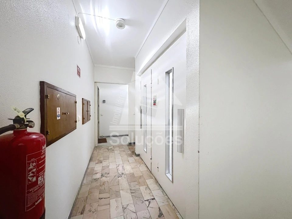 Apartamento T3 para Venda em Portimão Foto 13