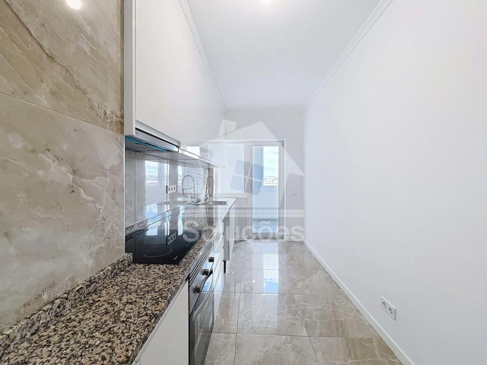 Apartamento T3 para Venda em Portimão Foto 11