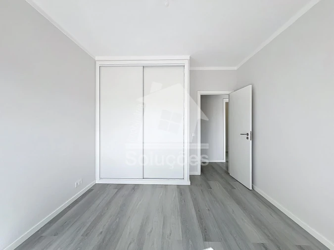 Apartamento T3 para Venda em Portimão Foto 2