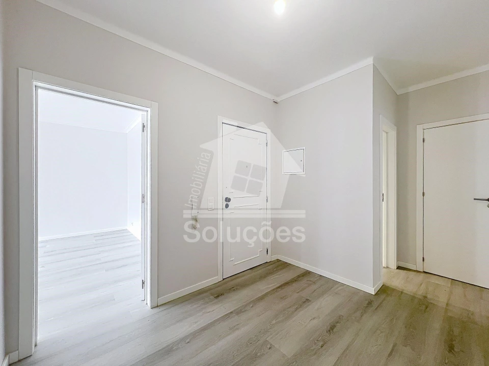 Apartamento T3 para Venda em Portimão Foto 3