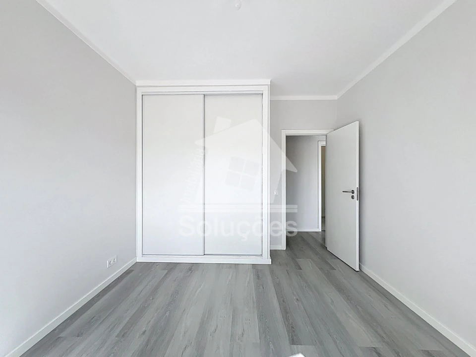 Apartamento T3 para Venda em Portimão Foto 2