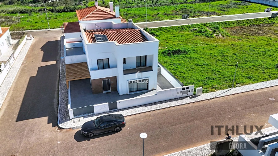 Moradia T3 para Venda em Nossa Senhora da Conceição e São Bartolomeu