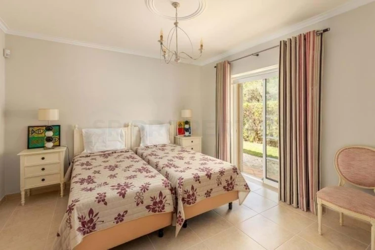 Moradia T4 para Venda em Almancil Foto 16