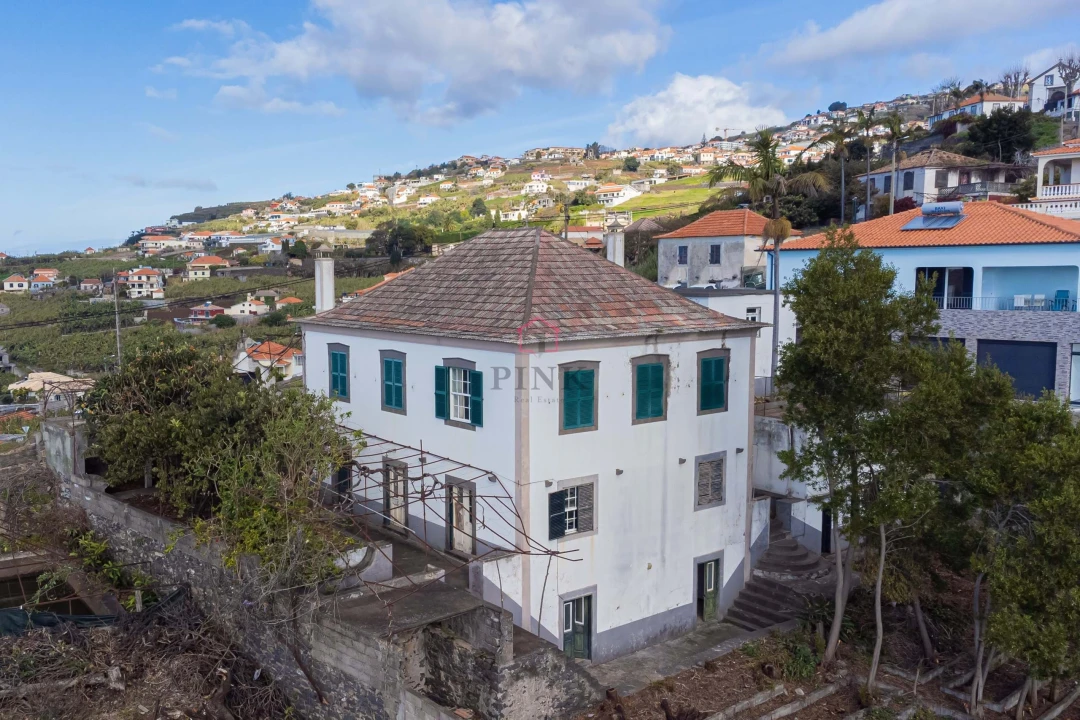 Moradia T10 para Venda em Canhas Foto 1