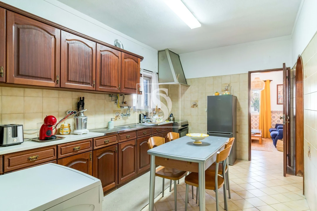 Moradia T5 para Venda em Charneca de Caparica e Sobreda Foto 12