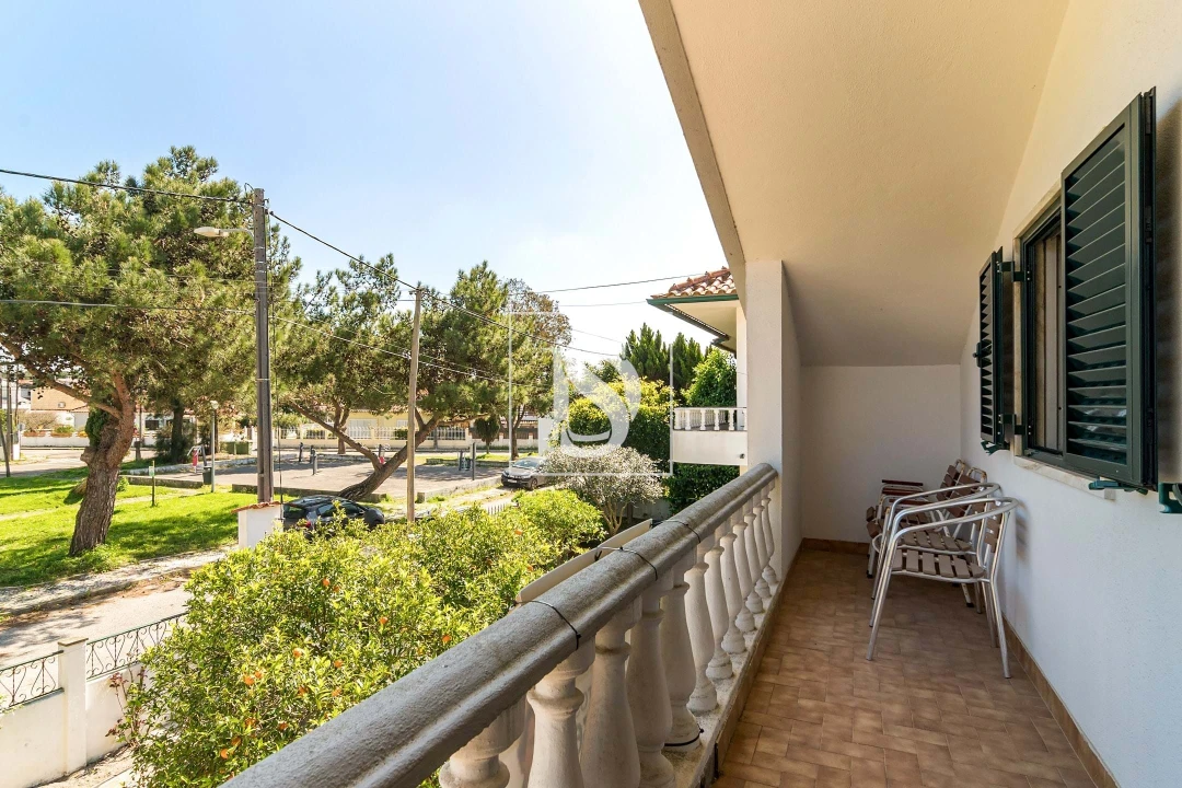 Moradia T5 para Venda em Charneca de Caparica e Sobreda Foto 23