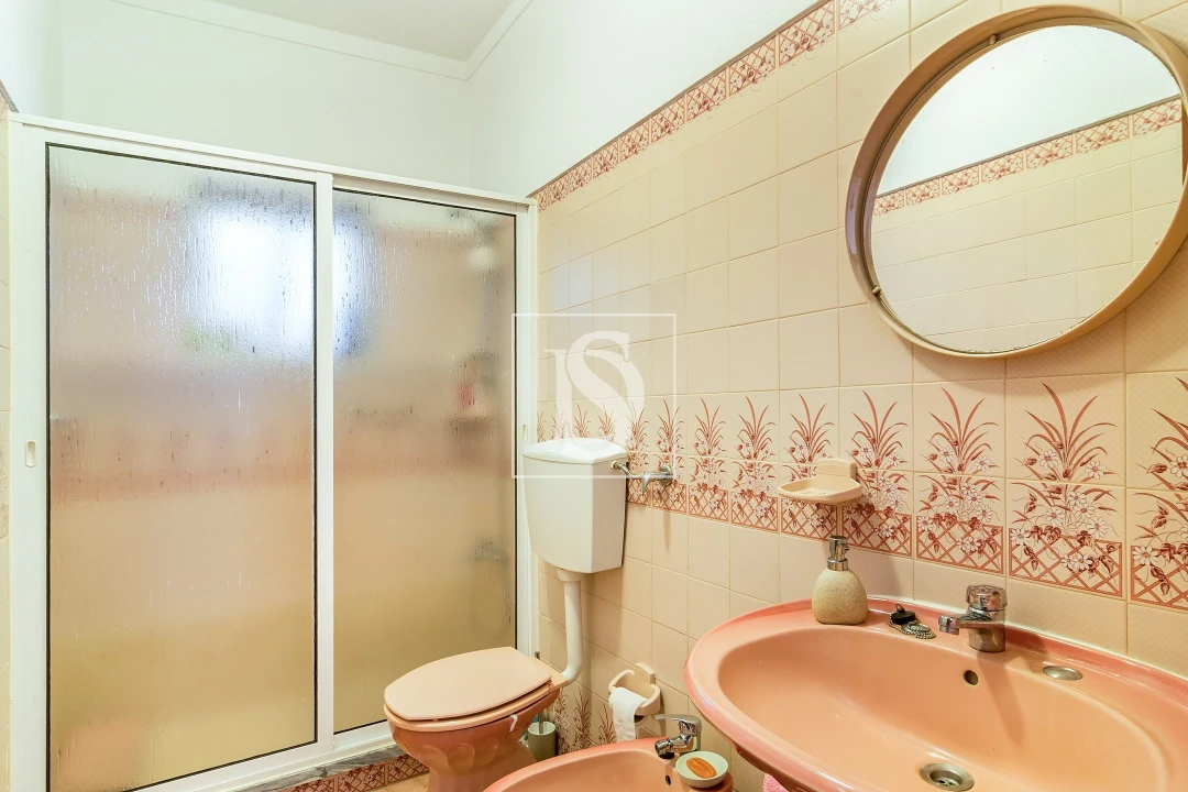 Moradia T5 para Venda em Charneca de Caparica e Sobreda Foto 11