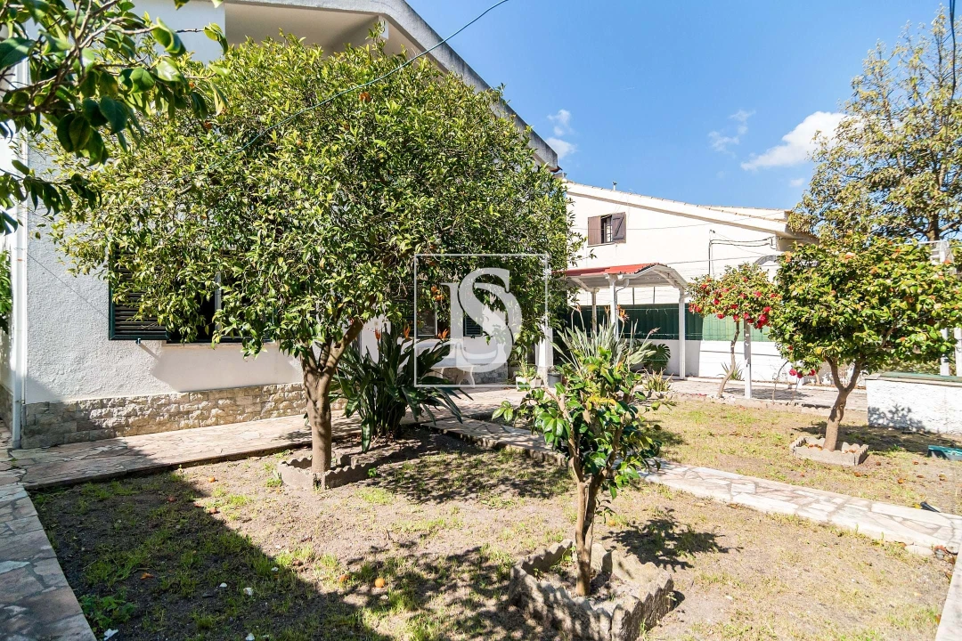 Moradia T5 para Venda em Charneca de Caparica e Sobreda Foto 5