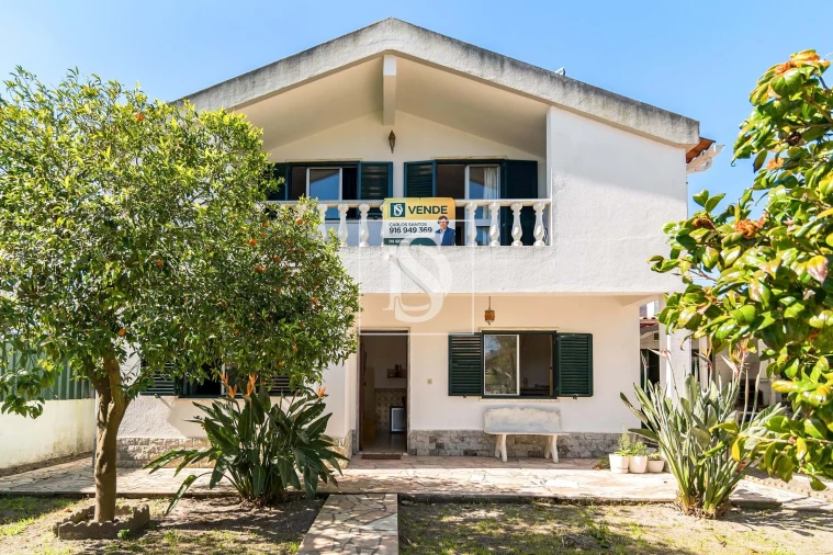 Moradia T5 para Venda em Charneca de Caparica e Sobreda Foto 2