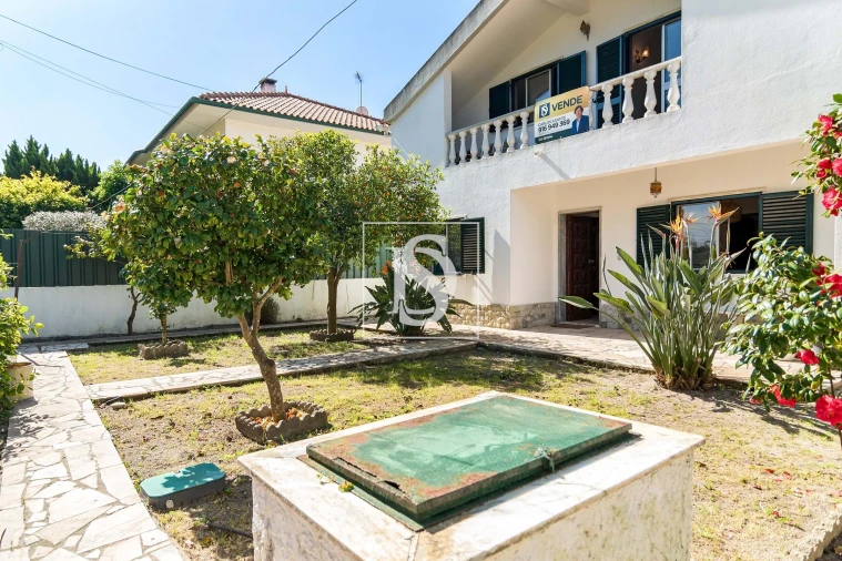 Moradia T5 para Venda em Charneca de Caparica e Sobreda Foto 4