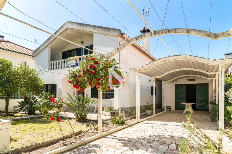 Moradia T5 para Venda em Charneca de Caparica e Sobreda Foto 3