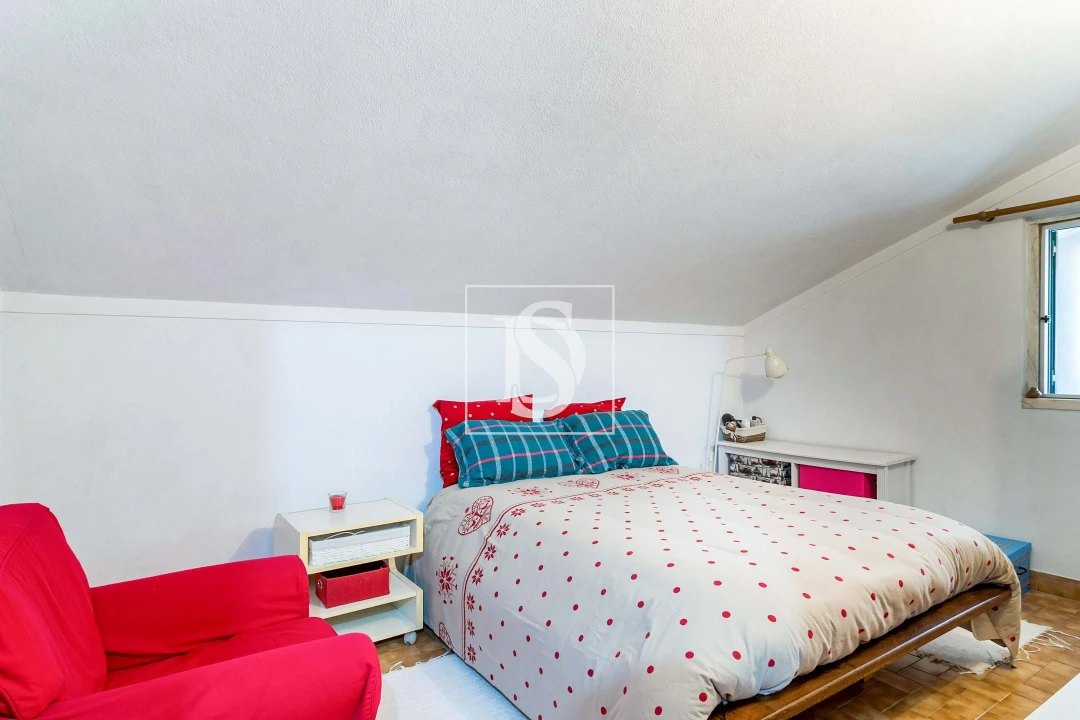 Moradia T5 para Venda em Charneca de Caparica e Sobreda Foto 16