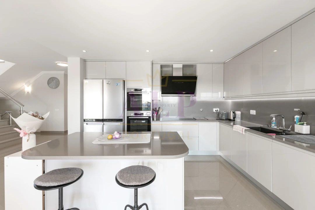 Moradia T5 para Venda em Lagos (São Sebastião e Santa Maria) Foto 6