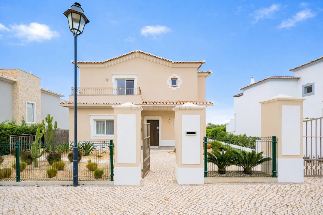 Moradia T5 para Venda em Lagos (São Sebastião e Santa Maria) Foto 3