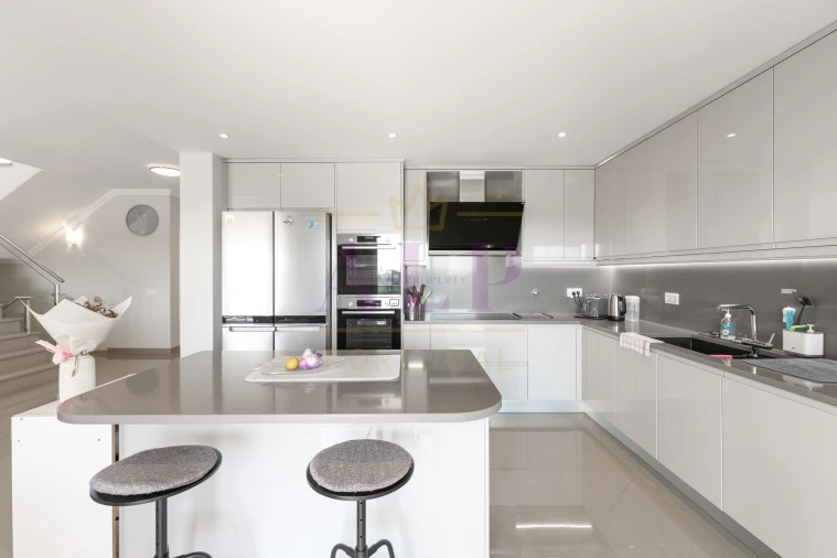 Moradia T5 para Venda em Lagos (São Sebastião e Santa Maria) Foto 6