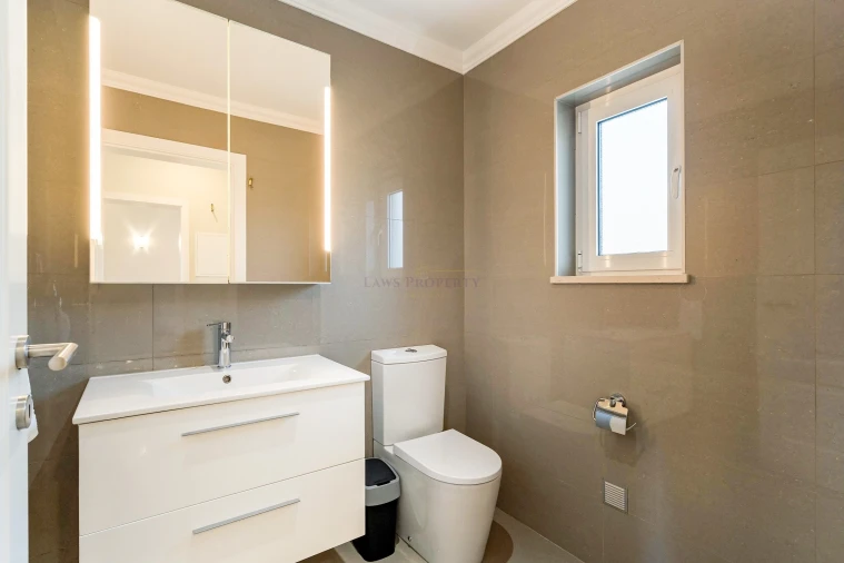 Moradia T5 para Venda em Lagos (São Sebastião e Santa Maria) Foto 18