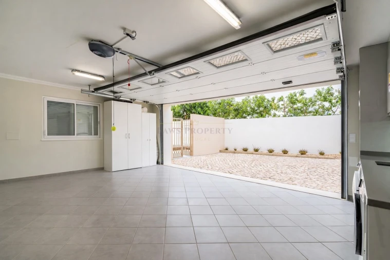 Moradia T5 para Venda em Lagos (São Sebastião e Santa Maria) Foto 21