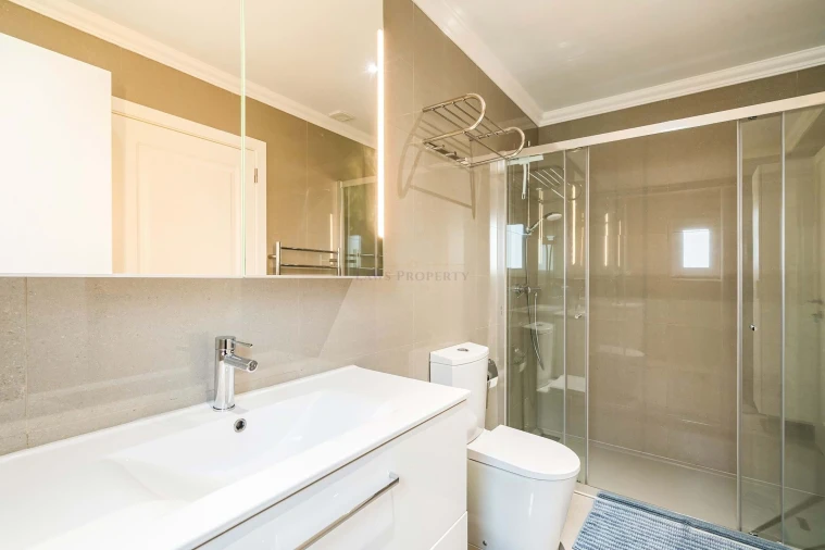 Moradia T5 para Venda em Lagos (São Sebastião e Santa Maria) Foto 11