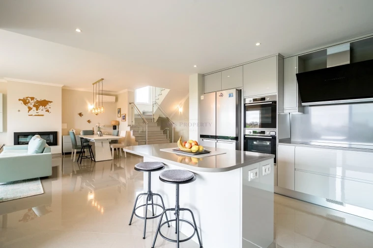 Moradia T5 para Venda em Lagos (São Sebastião e Santa Maria) Foto 4