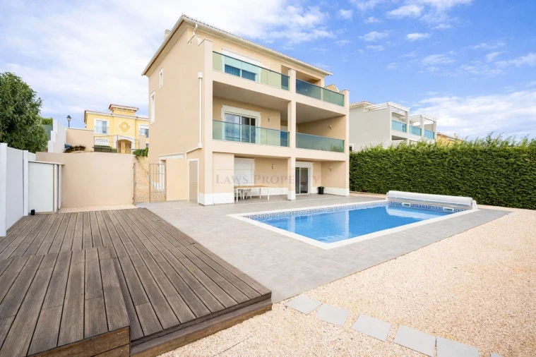 Moradia T5 para Venda em Lagos (São Sebastião e Santa Maria) Foto 23