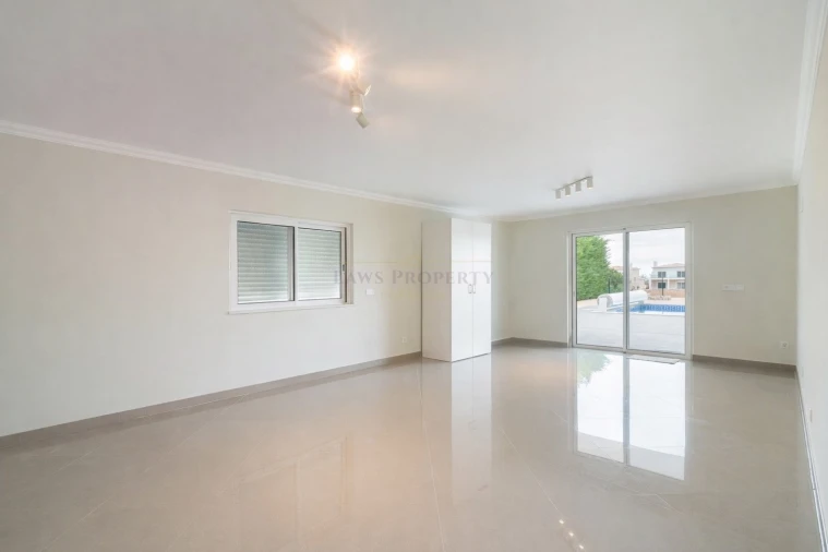 Moradia T5 para Venda em Lagos (São Sebastião e Santa Maria) Foto 22