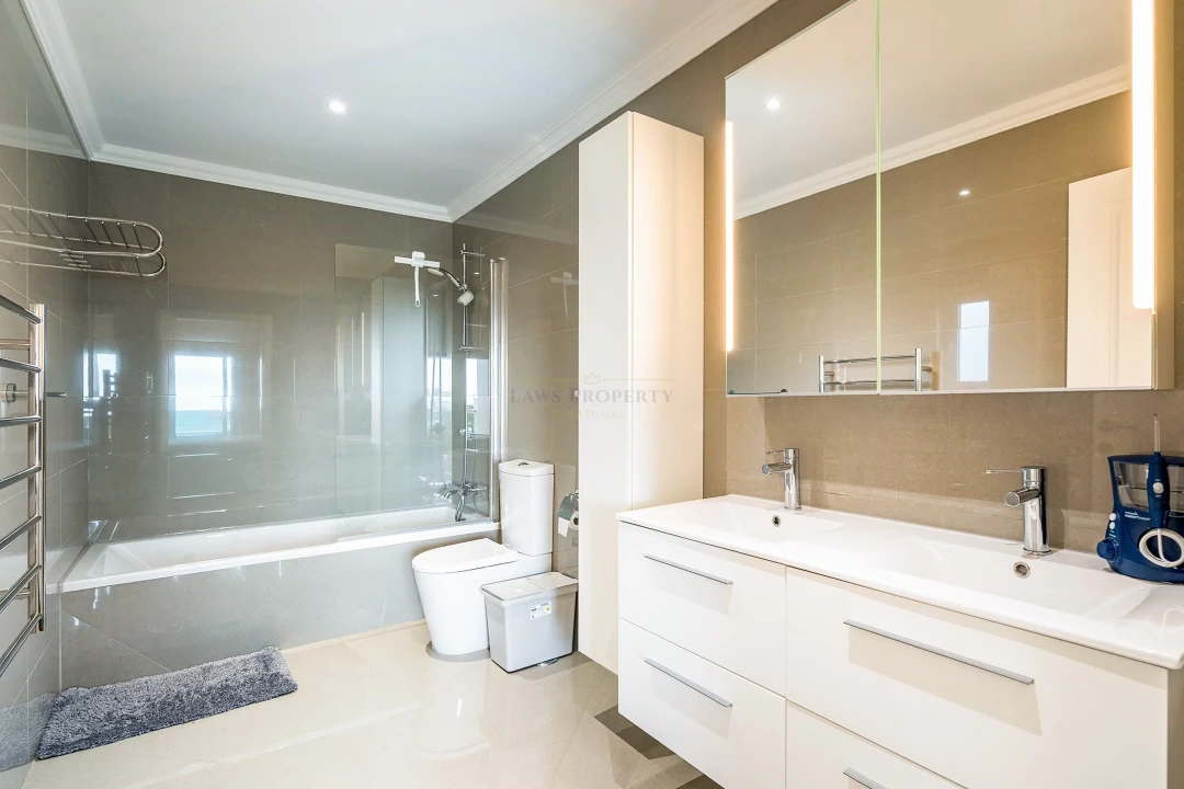 Moradia T5 para Venda em Lagos (São Sebastião e Santa Maria) Foto 16