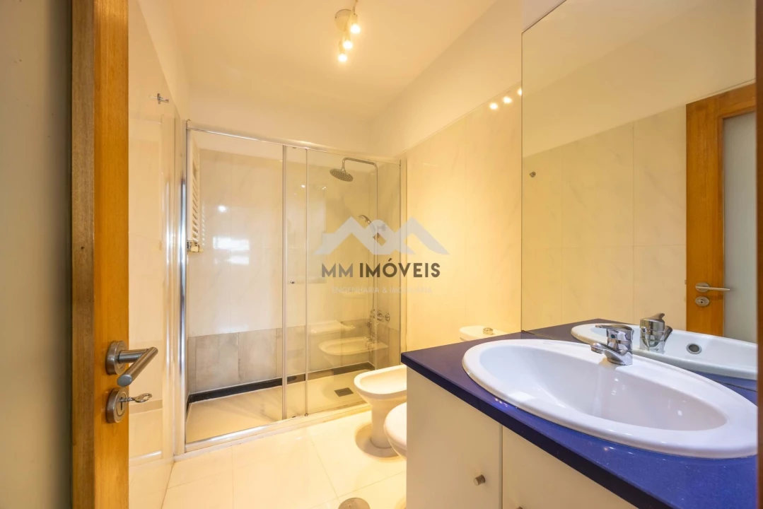 Apartamento T1 para Arrendamento em Pedrouços Foto 11