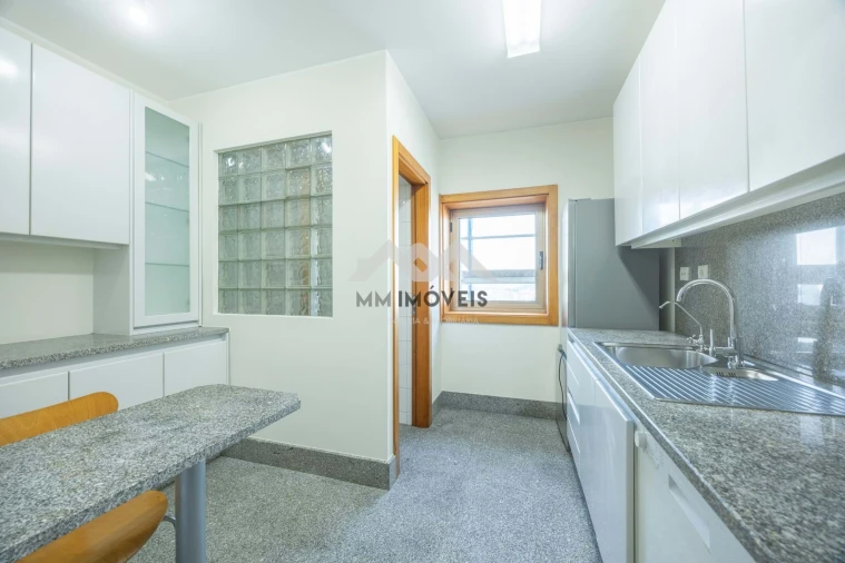 Apartamento T1 para Arrendamento em Pedrouços Foto 18