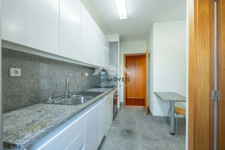 Apartamento T1 para Arrendamento em Pedrouços Foto 3