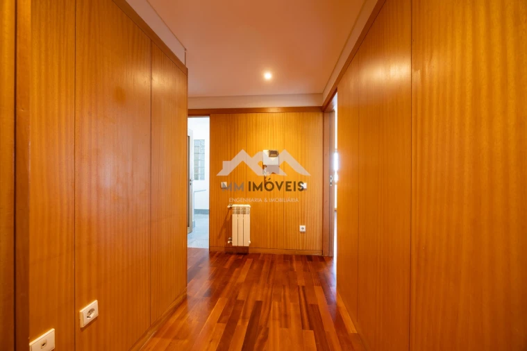 Apartamento T1 para Arrendamento em Pedrouços Foto 8