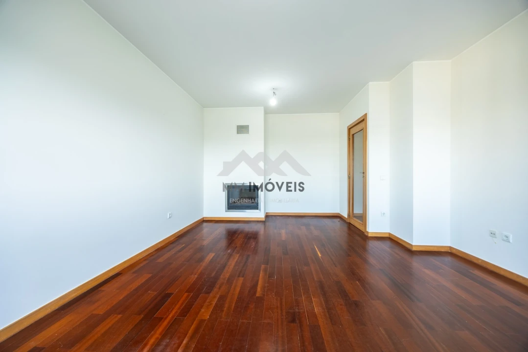Apartamento T1 para Arrendamento em Pedrouços Foto 2