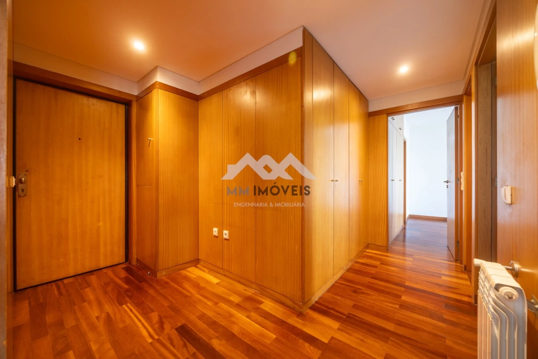 Apartamento T1 para Arrendamento em Pedrouços Foto 9