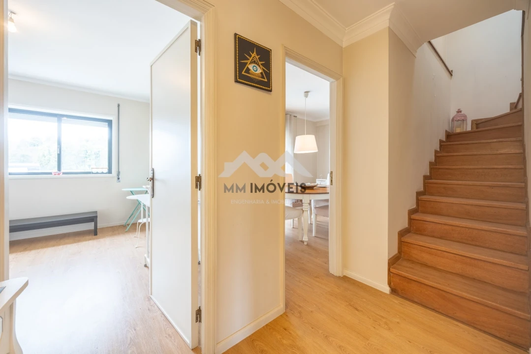 Apartamento T3 para Arrendamento em Vilar de Andorinho Foto 13