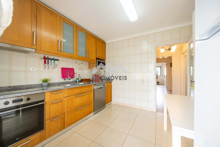 Apartamento T3 para Arrendamento em Vilar de Andorinho Foto 10