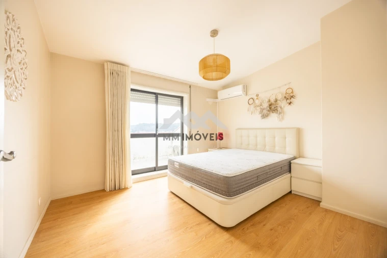 Apartamento T3 para Arrendamento em Vilar de Andorinho Foto 25