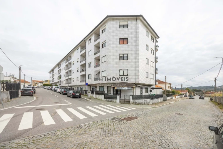 Apartamento T3 para Arrendamento em Vilar de Andorinho Foto 33