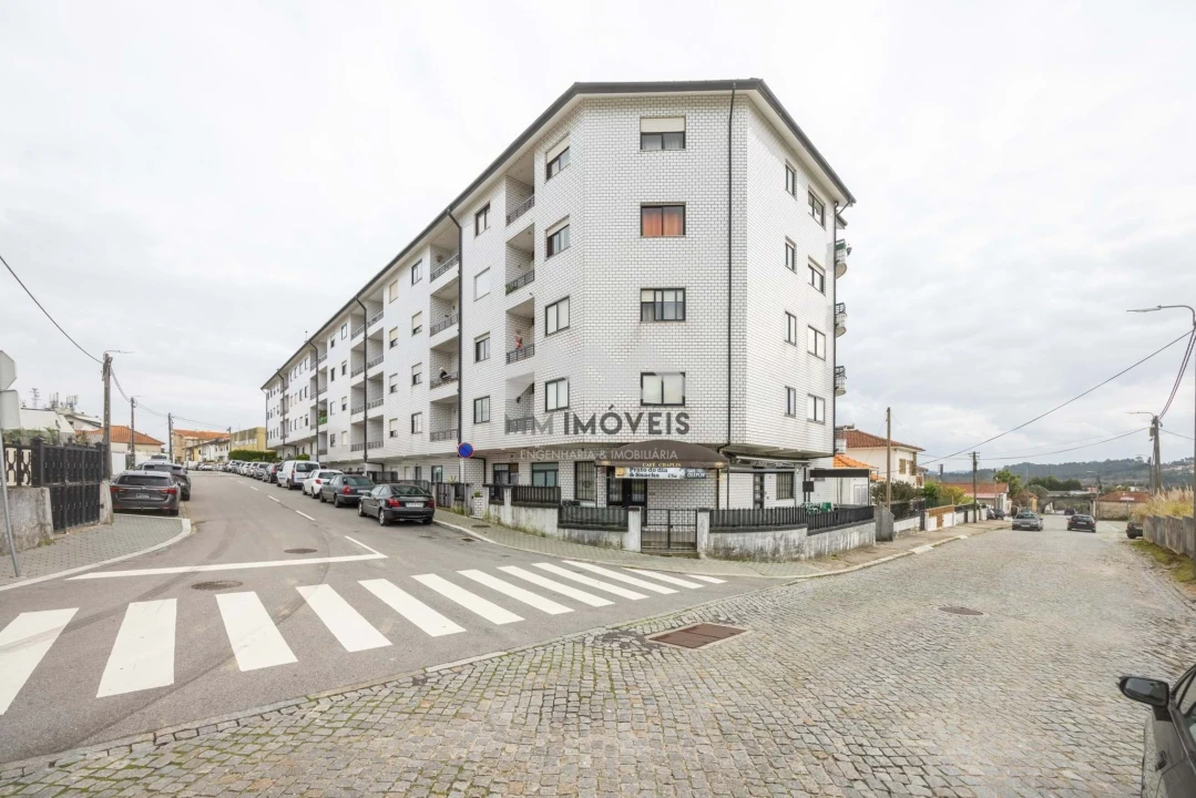 Apartamento T3 para Arrendamento em Vilar de Andorinho Foto 33