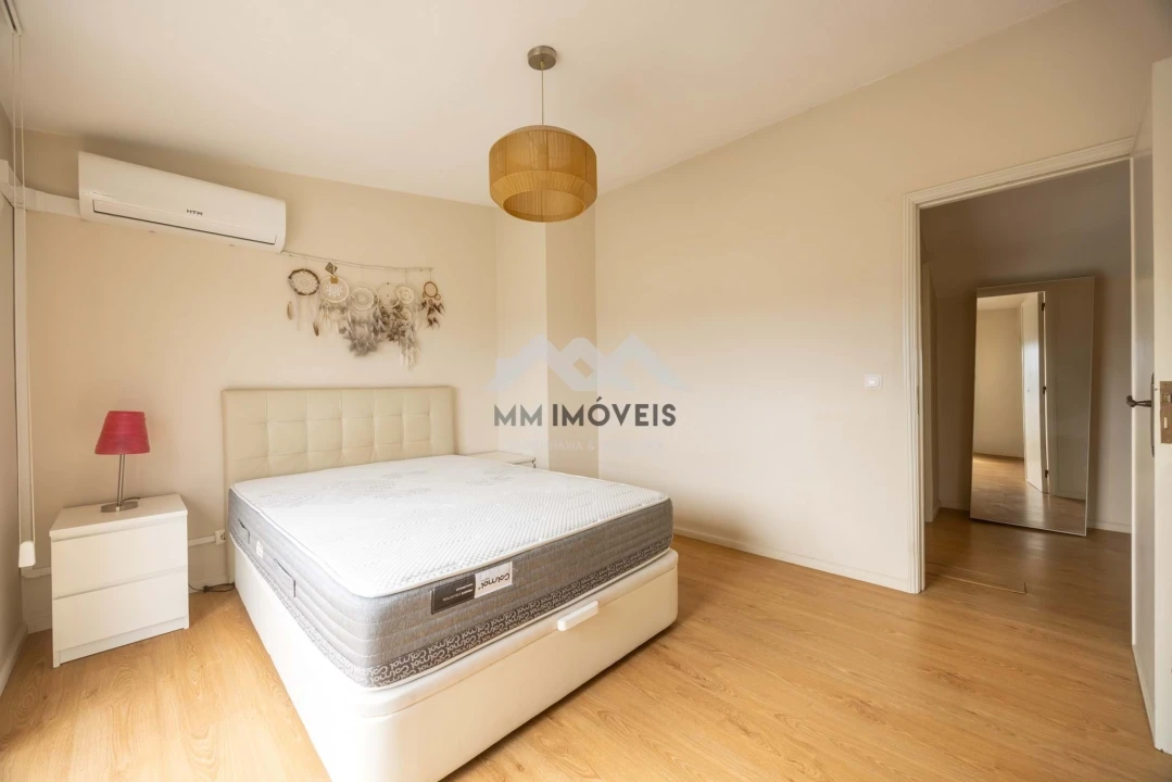 Apartamento T3 para Arrendamento em Vilar de Andorinho Foto 26