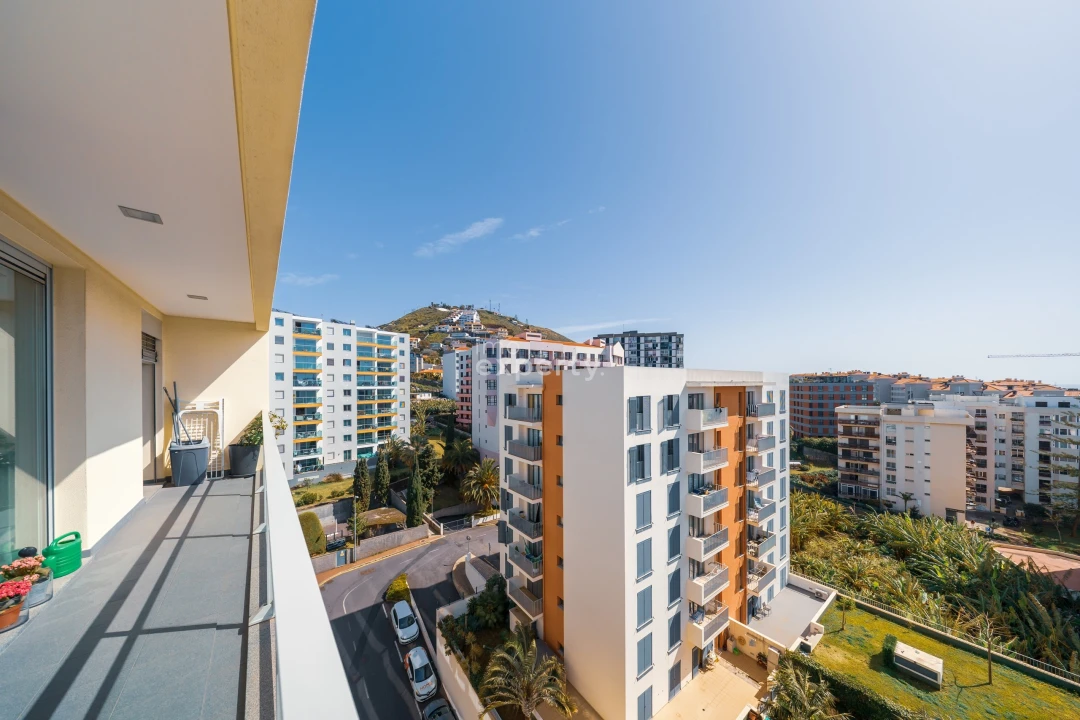 Apartamento T1 para Venda em São Martinho Foto 22