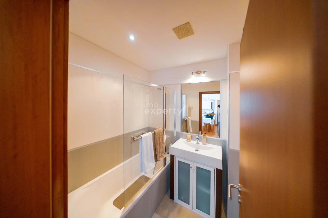 Apartamento T1 para Venda em São Martinho Foto 12