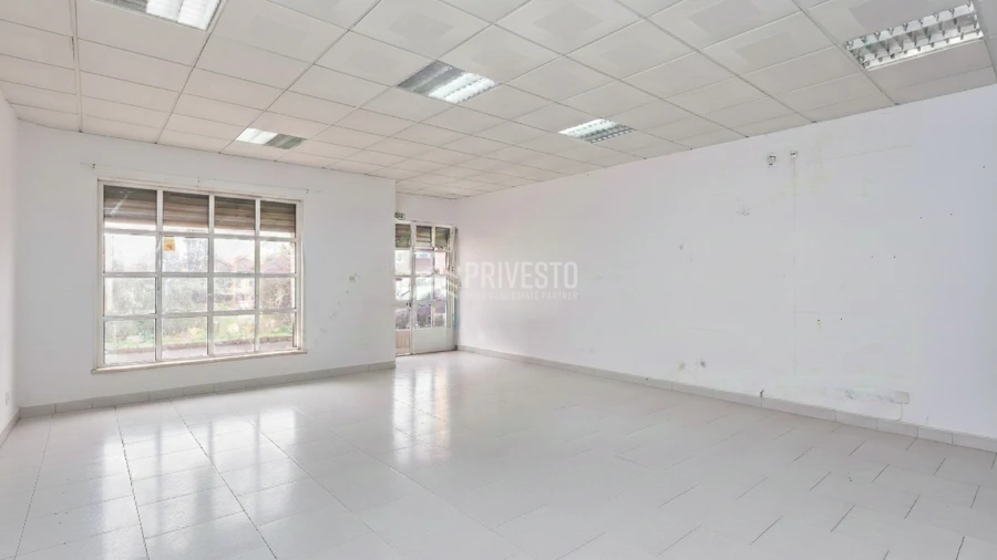 Negócio para Venda em Algueirão-Mem Martins